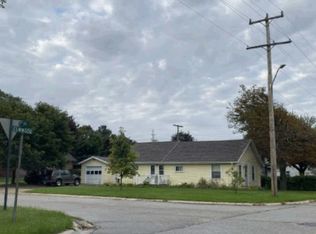 2102 Elmwood St, Port Huron, MI