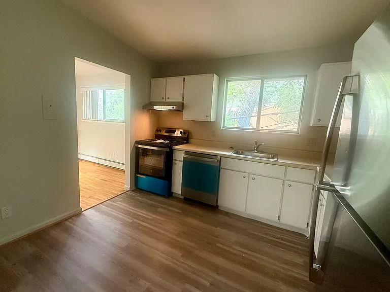 412 S Revena Blvd — Photo 6