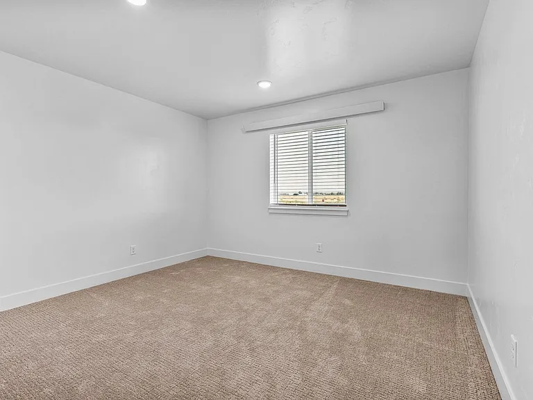 3 Bedroom 1.5 Bathroom — Photo 33