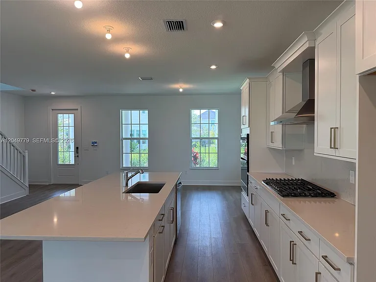881 SW Bushel Trl — Photo 5