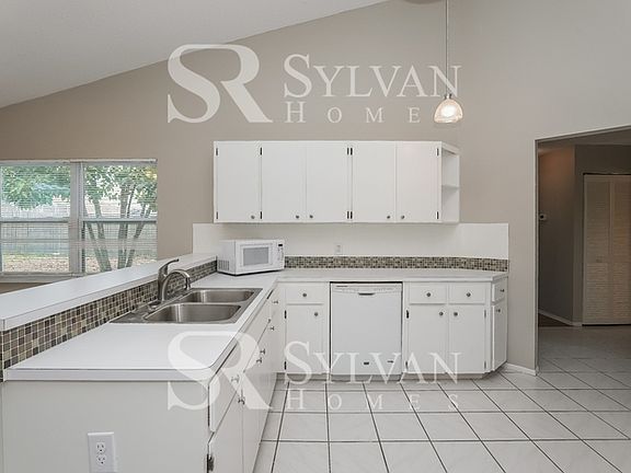 4th image of 11013 Little St