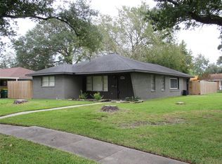 101 Midway Dr, Baytown, TX 77521