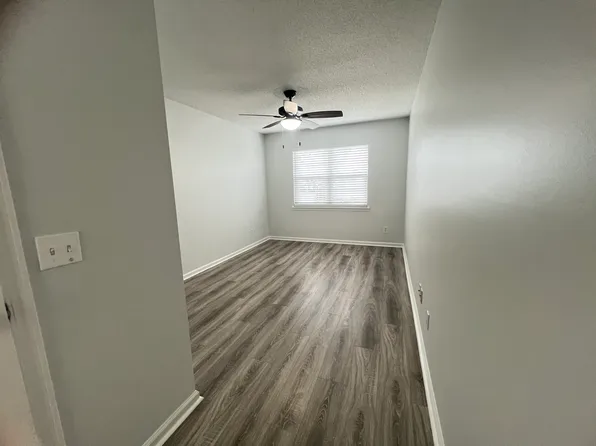 5922 Prescott Ct, Charlotte, NC 28269