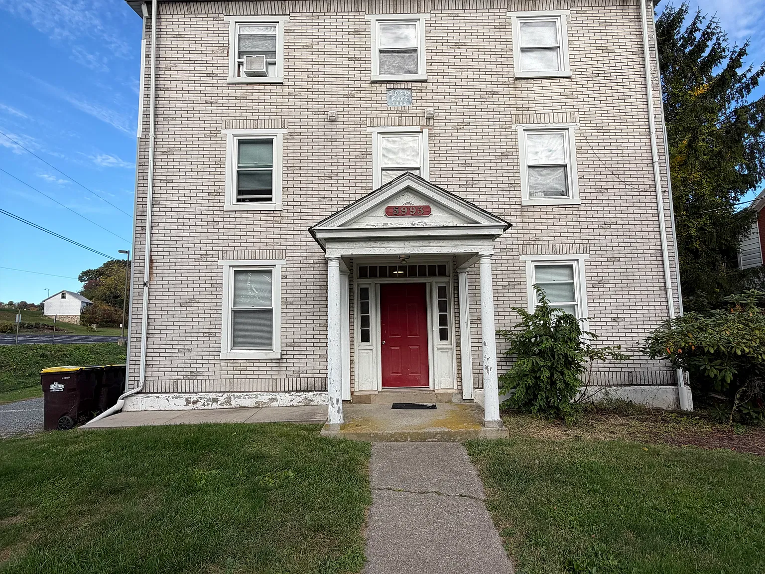 1 bed, $1,075 — Photo 2