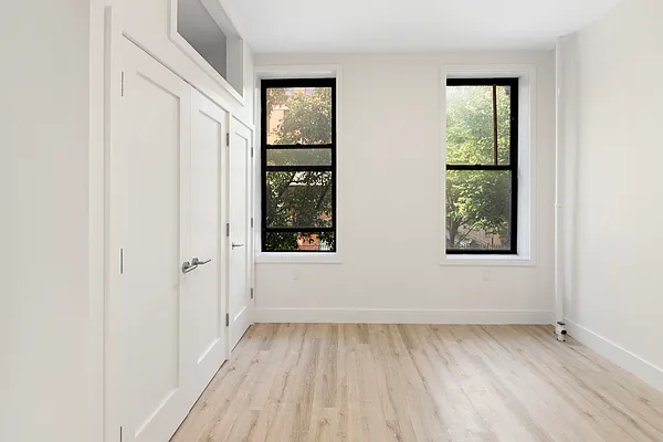 Rented by Compass | media 10