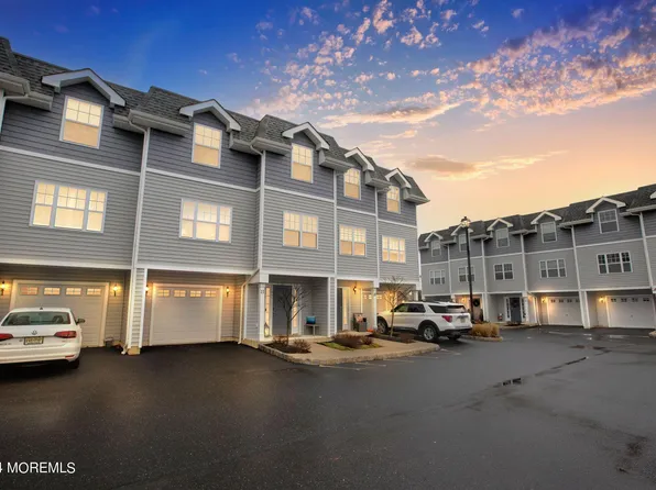 11 Fields Way, West Long Branch, NJ 07764