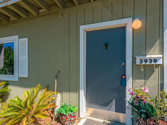 5th image of 3939 PEACH Drive E