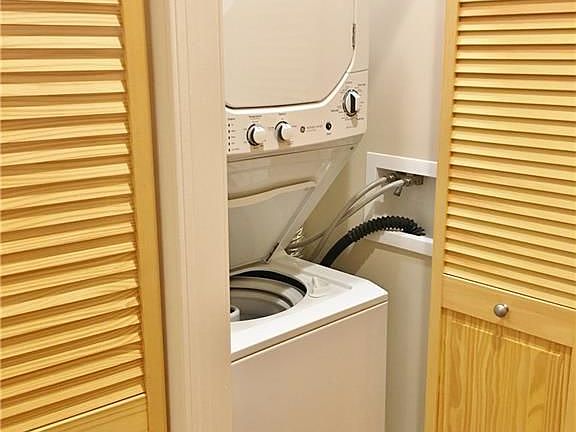 5th image of 481 Franklin St APT 6