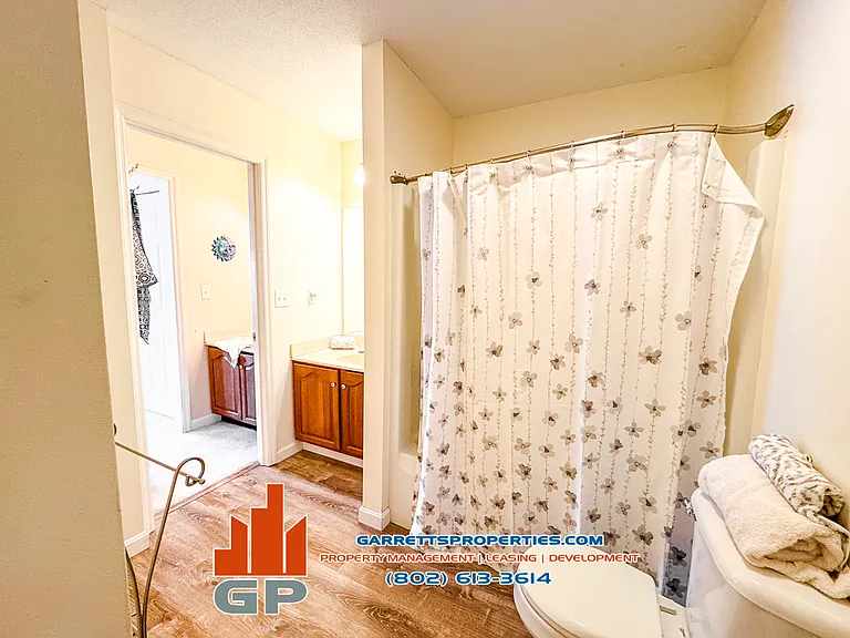 267 Eastview Cir #1 — Photo 8