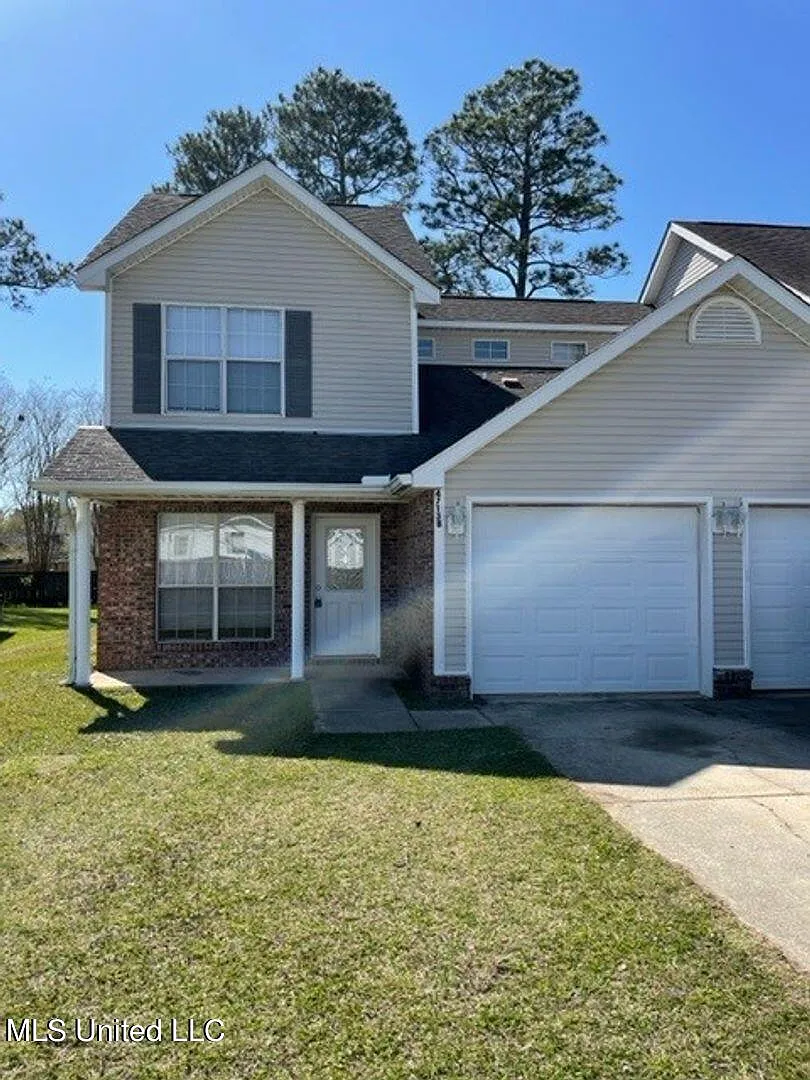 3 bed, 2.5 bath, 1200 sqft, $1,400 — Photo 1