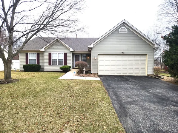 122 S Hankes Rd, Aurora, IL 60506