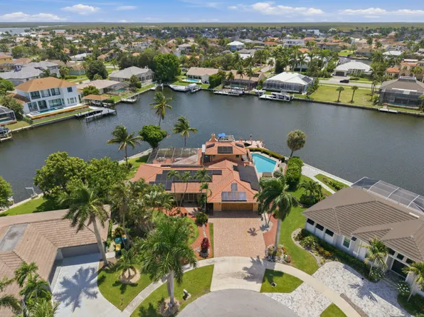 197 Gulfport Ct, Marco Island, FL 34145