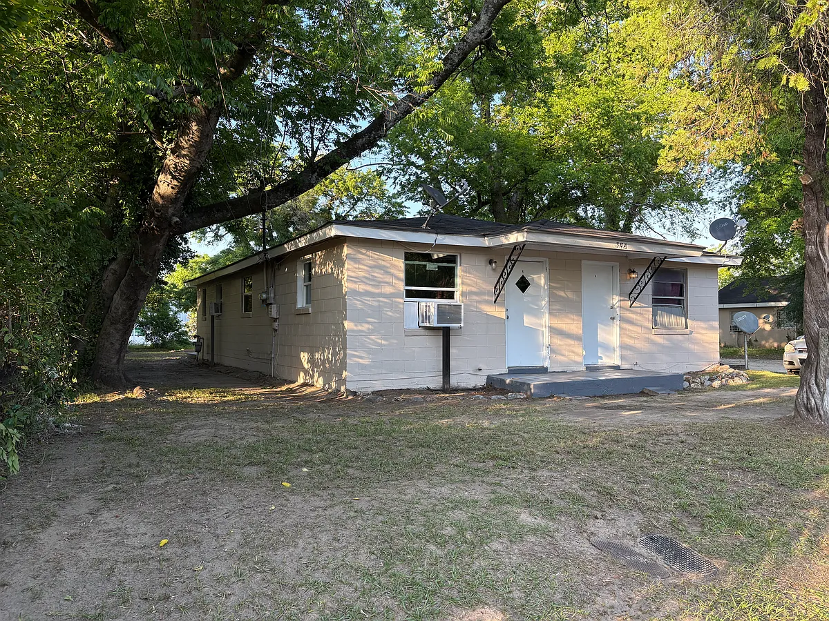 Building Photo - 823 Byron Rd #B