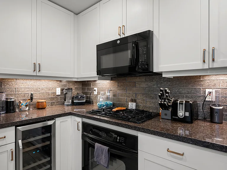 850 Beech St #820 — Photo 18