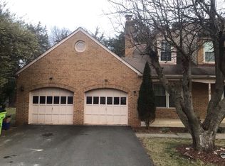 214 Edenberry Ct, Sterling, VA 20164