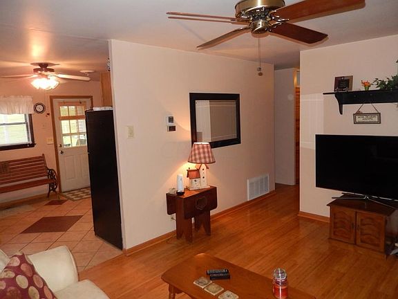 5th image of 405 Hillview Dr