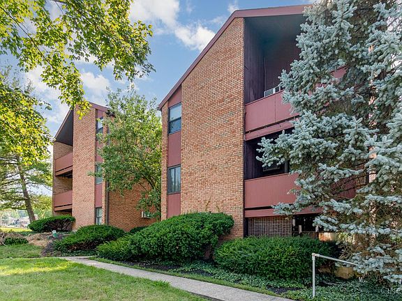 3rd image of 4901 Chalet Dr #308