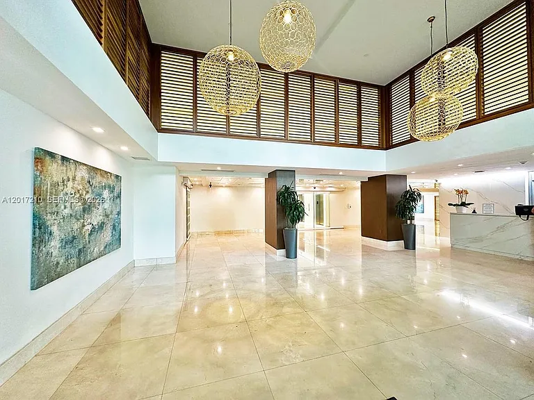 540 Brickell Key Dr #218 — Photo 2