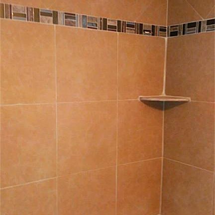 very nice tiled bath