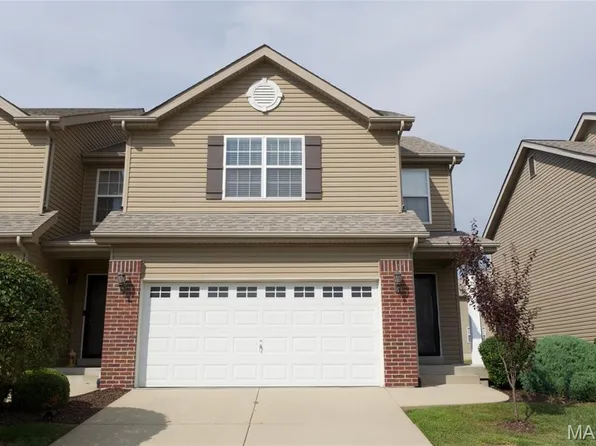 863 Harbor Woods Dr, Fairview Heights, IL 62208