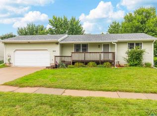 5612 W Pebble Creek Rd, Sioux Falls, SD 57106