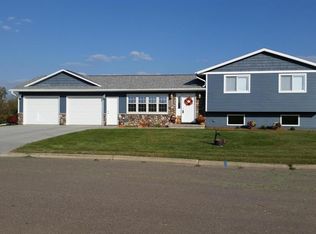 1903 Country View Dr, Saint Charles, MN 55972