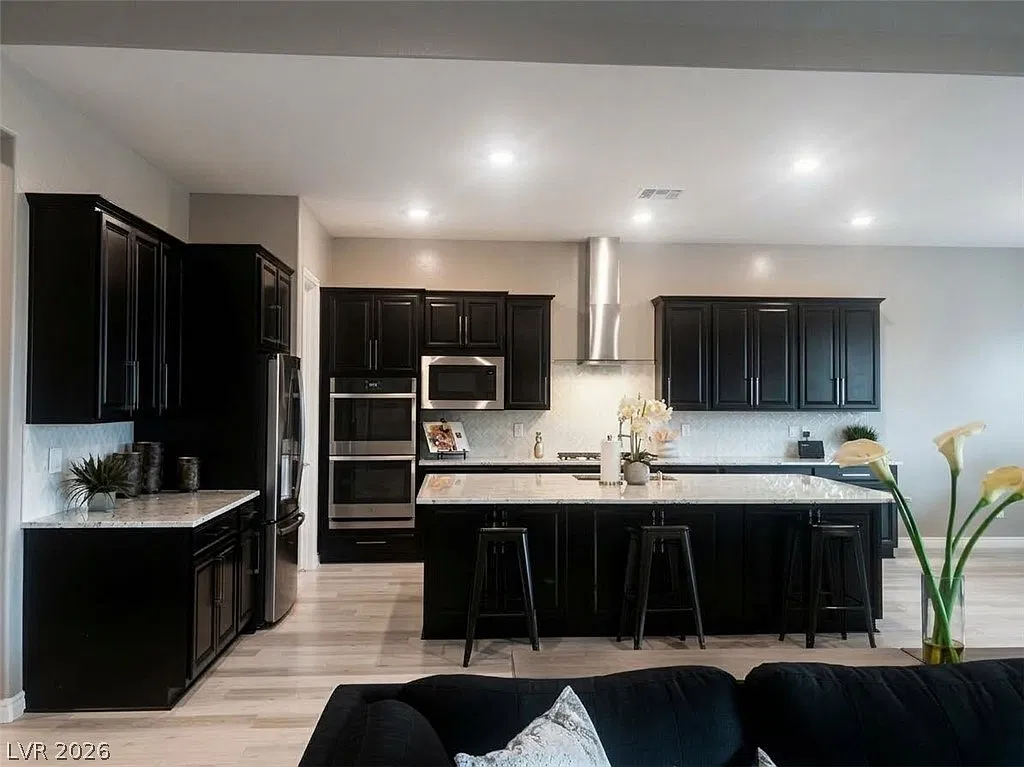 4 bed, 3.5 bath, 3751 sqft, $4,850 — Photo 3