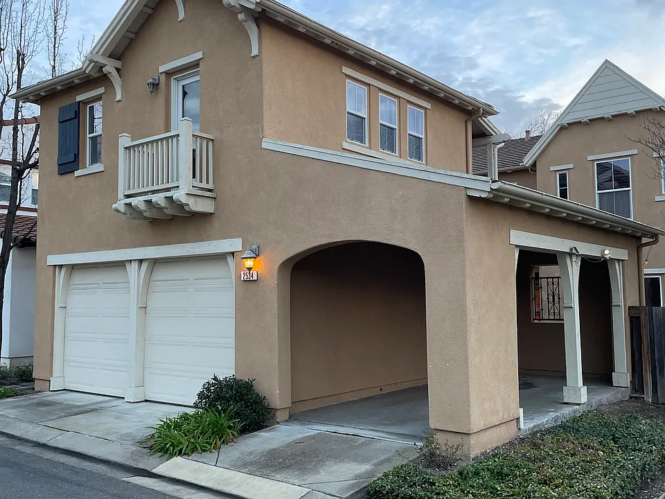 2534 Basswood Dr