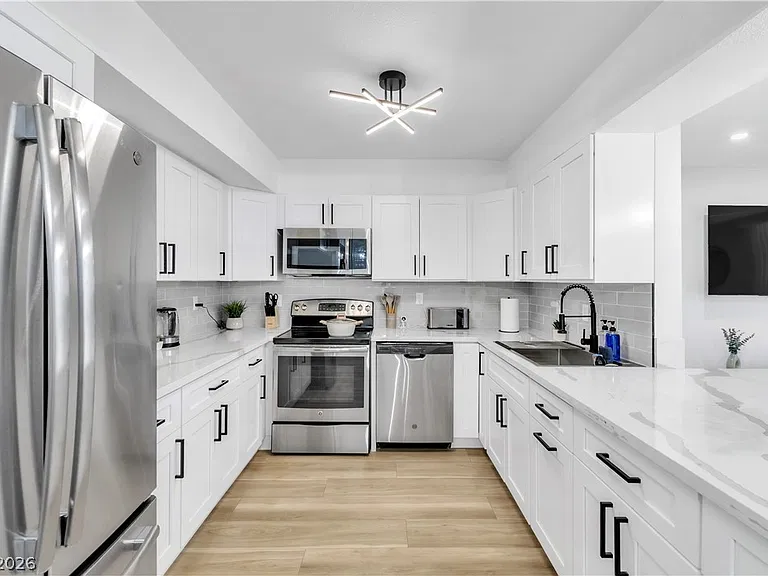 3930 University Center Dr #101 — Photo 20