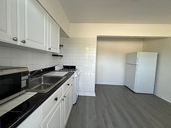 4th image of 626 S Federal Hwy APT 8