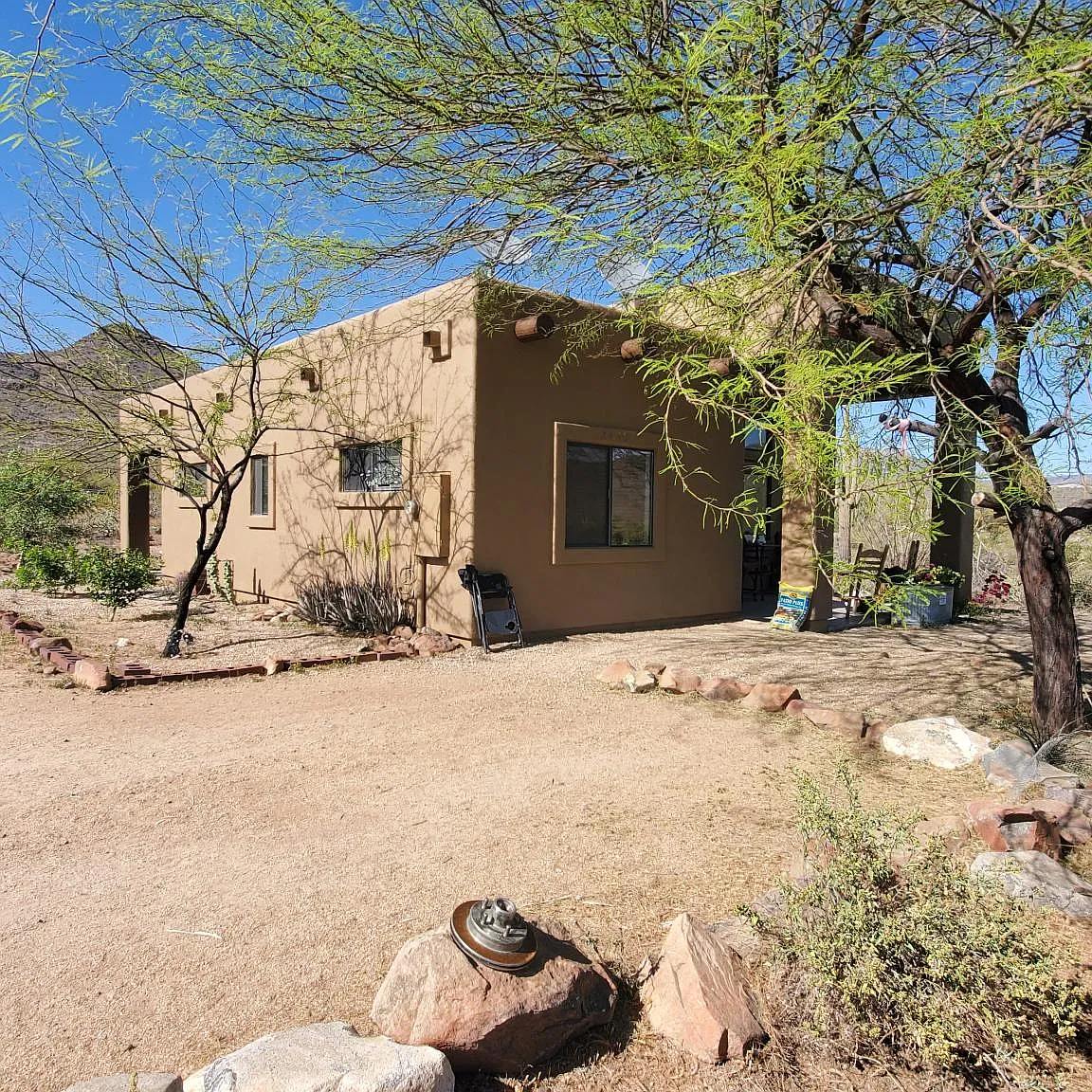 2 bed, 1000 sqft, $2,200 — Photo 1