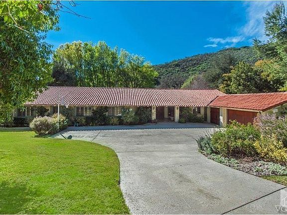 2nd image of 3988 W Skelton Canyon Cir