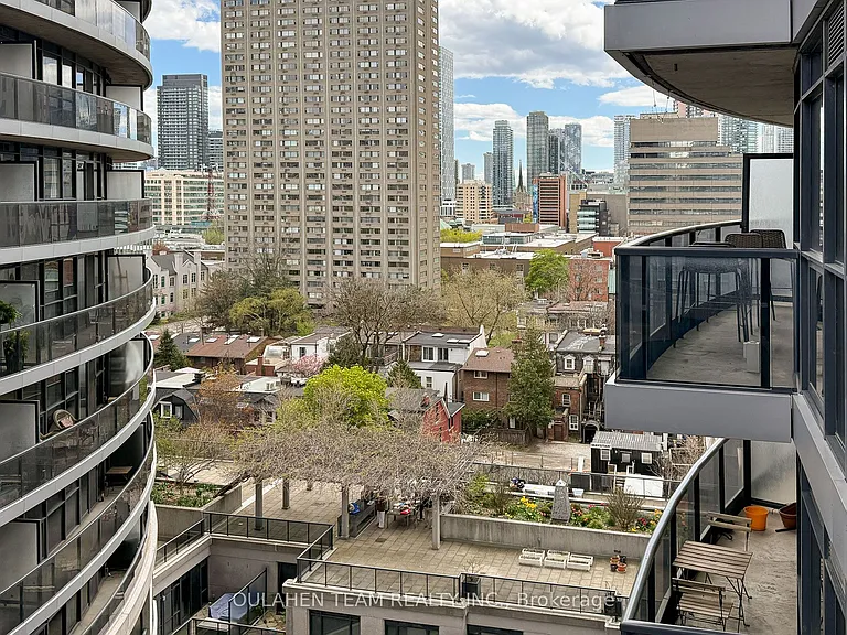 21 Carlton St #1105 — Photo 18