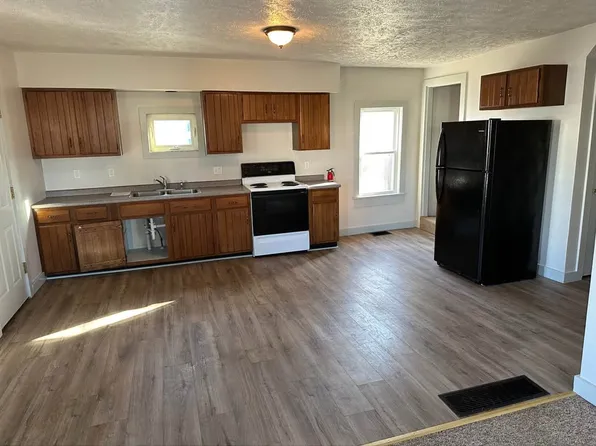 56 2nd St, Enosburg Falls, VT 05488