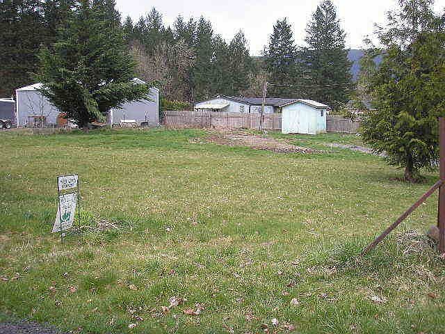 2nd image of 153 Garden Ln