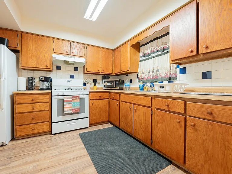 511 Western Dr — Photo 6