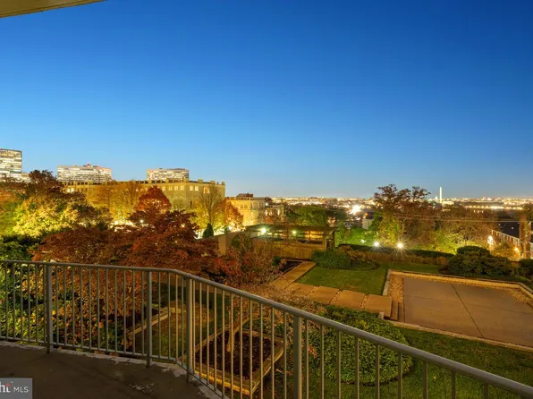 1200 N Nash St APT 216, Arlington, VA 22209