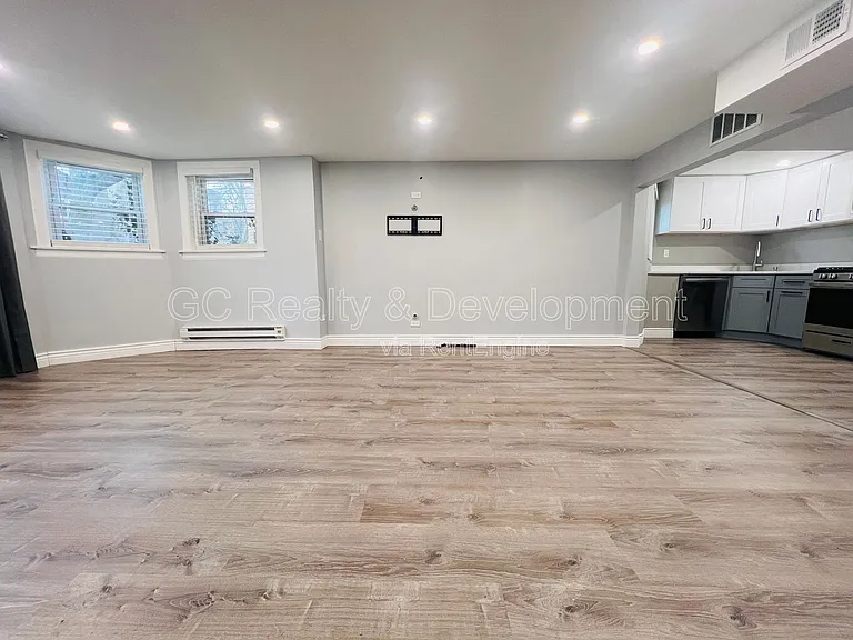 6316 N Rockwell St #G — Photo 6