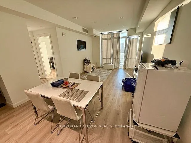 741 King St W #707 — Photo 5