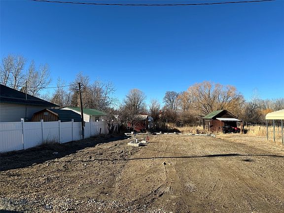 3rd image of 109 Flick Ln