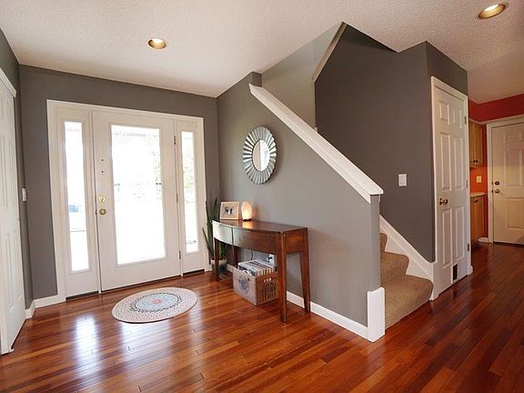 2nd image of 205 Morgan Cir