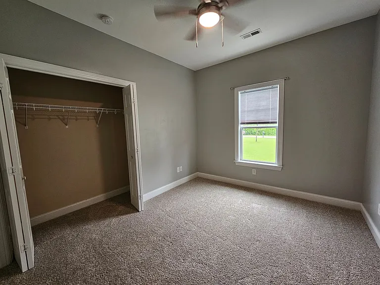 136 Hawks Point Rd — Photo 12