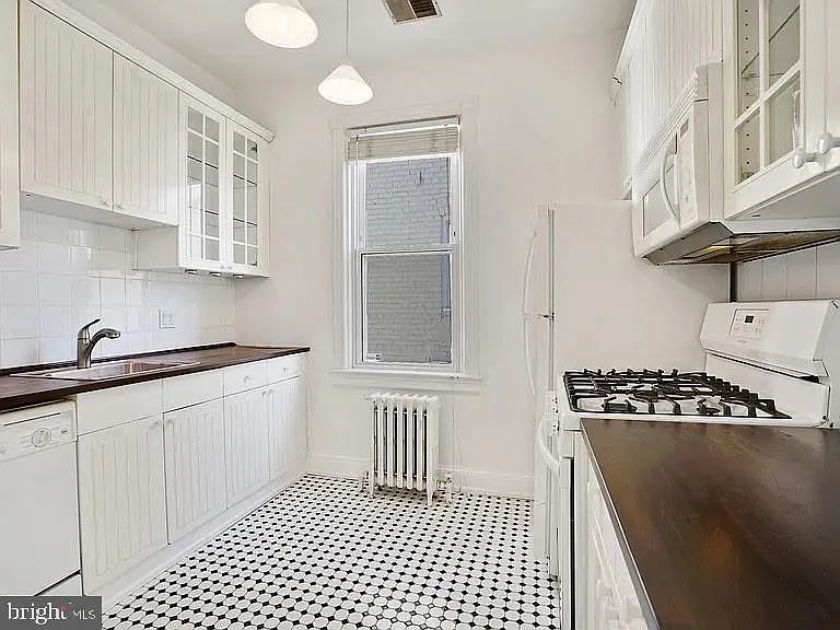 426 Shepherd St NW — Photo 4