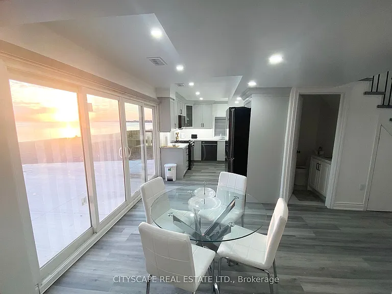 48 Seabreeze Cres — Photo 36