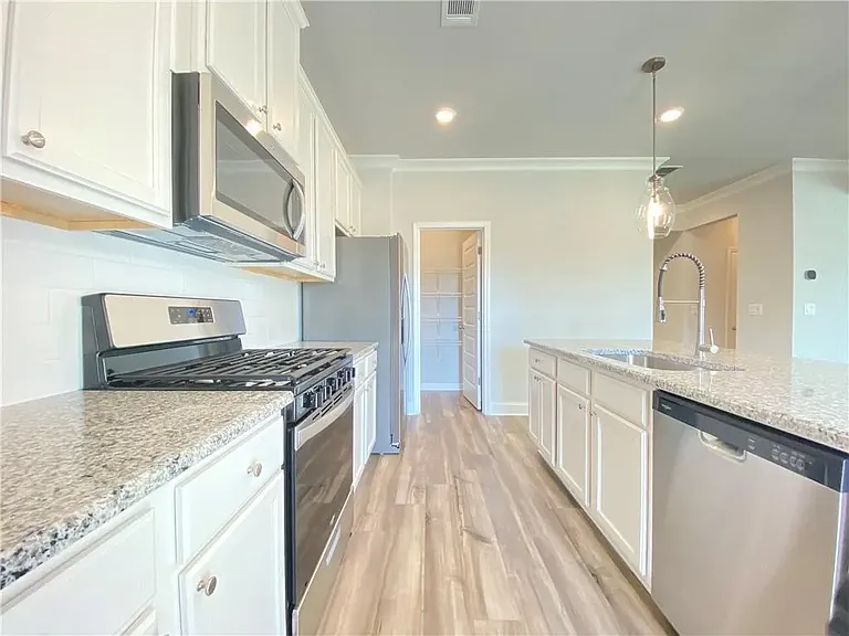 384 Sterling Creek Way — Photo 8