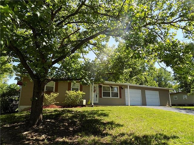 1st image of 316 Oakborough Dr