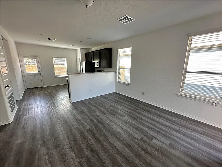 16662 Moss Ln — Photo 2