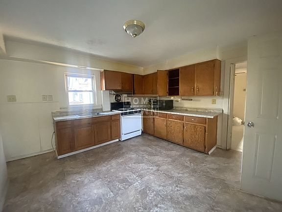 5th image of 87 Lockman Ave