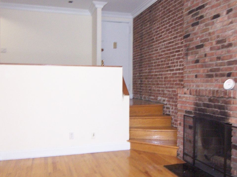 Building Photo 4