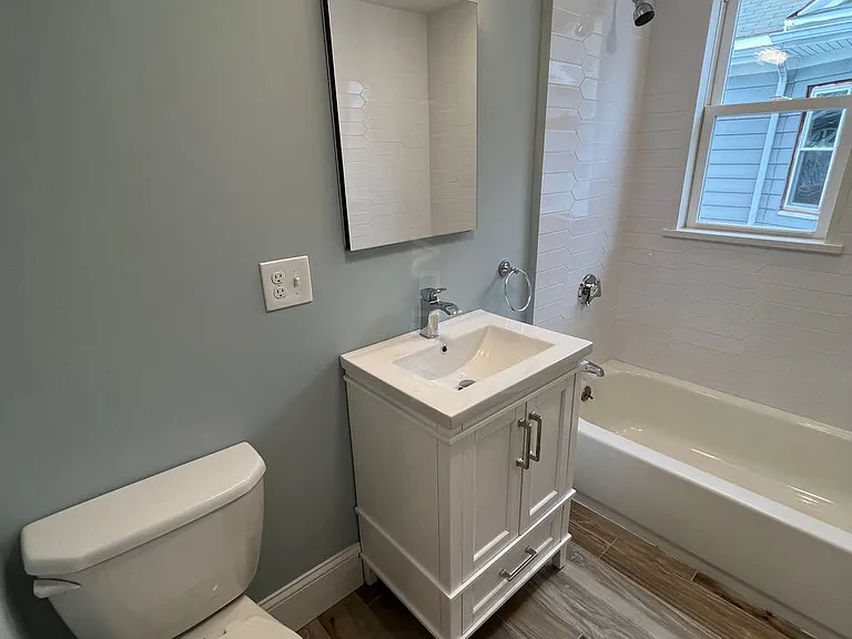 24 Burnham St #3 — Photo 10